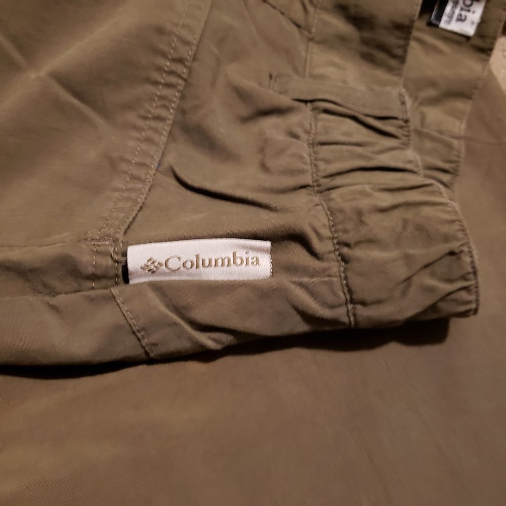 Columbia Convertible Pants / Shorts Green Women's 8 Outdoor Hiking Summer Comfy - Picture 8 of 13